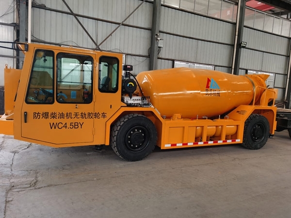 礦用濕噴臺(tái)車(chē)，礦用混凝土泵，礦用攪拌機(jī)發(fā)貨